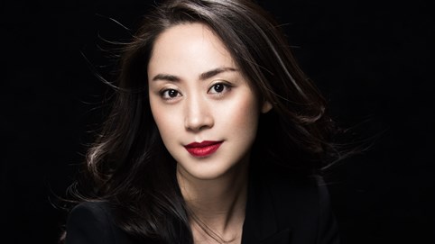 Nhan sắc xinh đẹp của nữ tỷ phú tự thân 8X giàu nhất thế giới